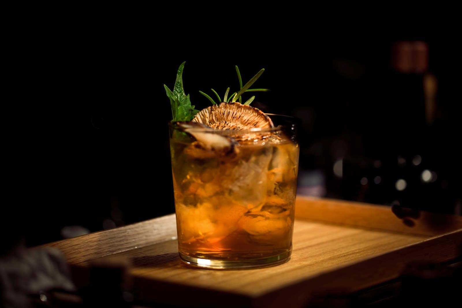 Cocktail maison préparé au bar